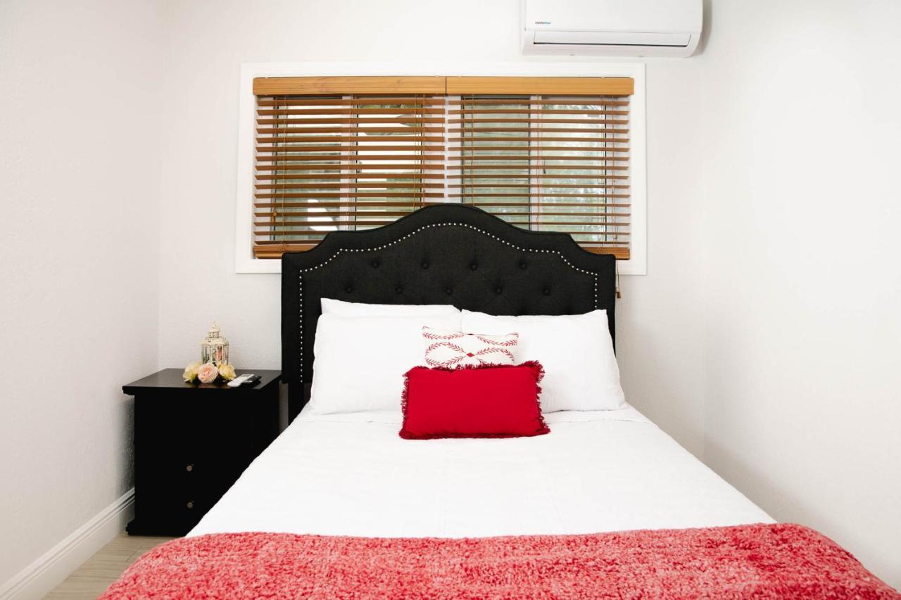 Sheer Bliss Beachview Apt #2 George Town Buitenkant foto